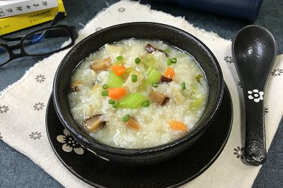 香菇狭鳕鱼蔬菜粥