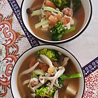 虾仁菌菇西兰花豆腐汤的做法图解7