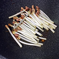 花生芽炒肉的做法图解5