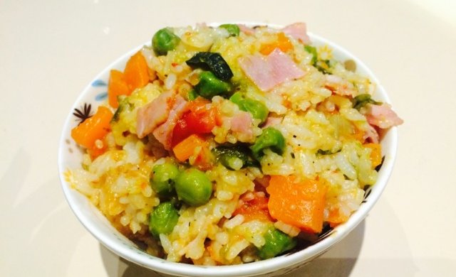 一个番茄饭—培根蔬菜豪华版