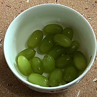 #“果”然有道# 青提气泡水的做法图解1