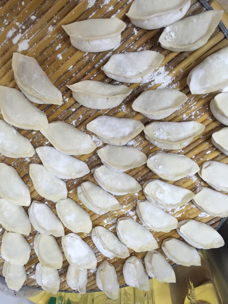猪肉酸菜饺子的做法图解11