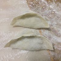韭菜鸡蛋虾仁水饺的做法图解9