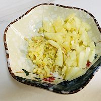甘蓝粉条小虾皮的做法图解1
