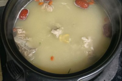 茯苓山药薏米排骨汤