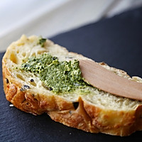 【原麦早餐】黑橄榄奶酪：生火腿蜜瓜佐青酱Tartine的做法图解4