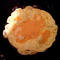 蘑菇西红柿炒鸡蛋的做法图解4