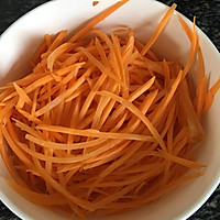 〖减肥必备〗胡萝卜鸡胸肉的做法图解1