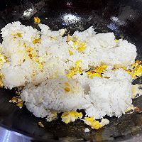#奶香四溢 暖锅佳味#芝士炒饭的做法图解3