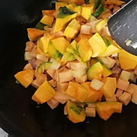 烩菜——南瓜宽粉土豆红薯的做法图解3