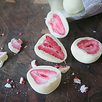 白巧草莓水果蛋糕的做法图解1