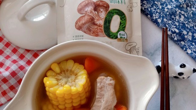 #厨房的鲜香秘诀，太太乐松茸鲜，一餐一筷见鲜香#玉米排骨汤的做法