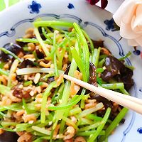 #秋天怎么吃#金钩海米木耳拌香芹的做法图解26
