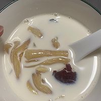 红枣莲子花胶炖奶的做法图解8