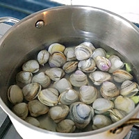 #人人能开小吃店#快手家常白蛤蒸蛋的做法图解3