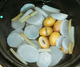 冬季芦根白萝卜青橄榄汤的做法