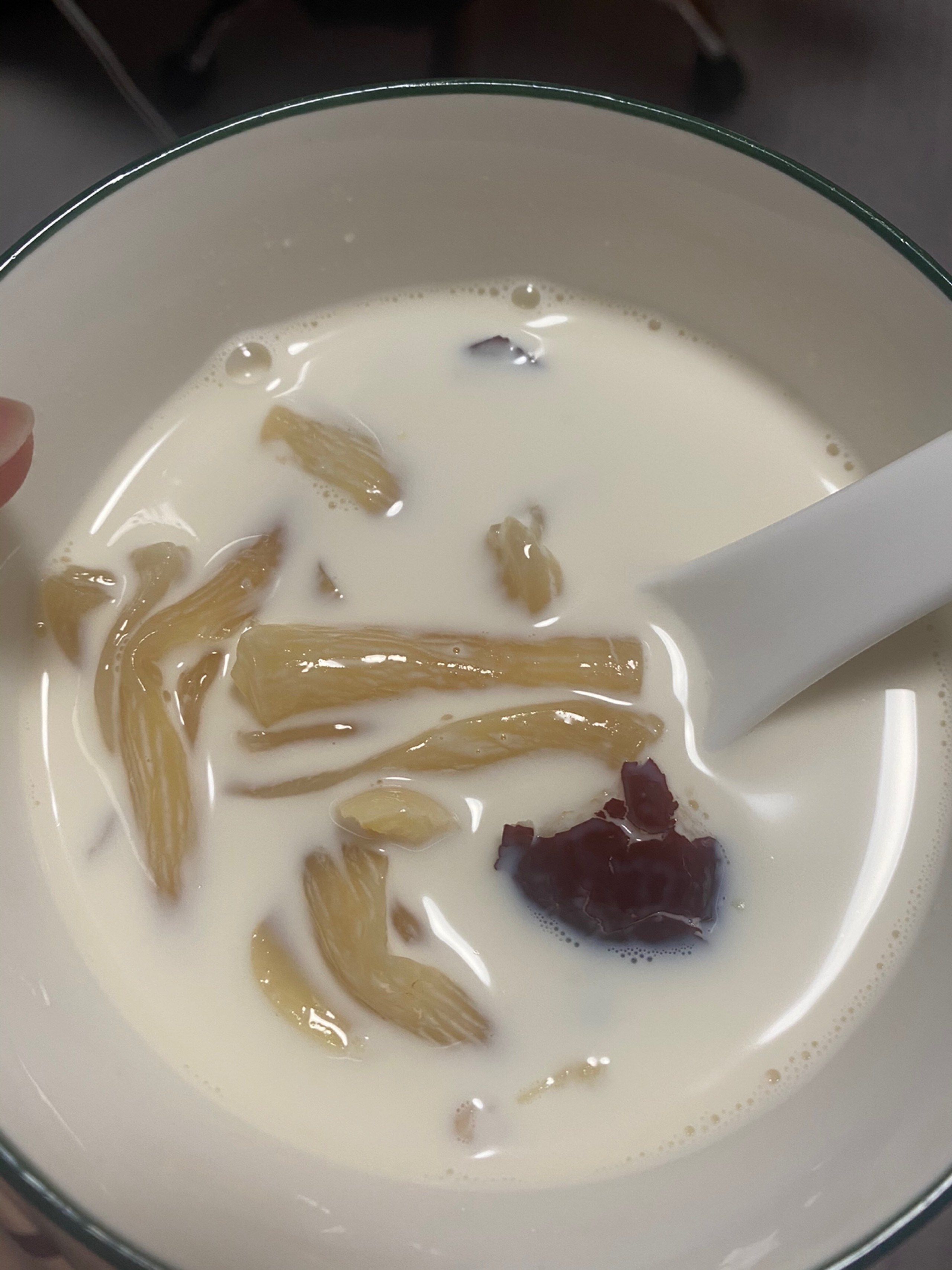 海椰皇花胶炖奶怎么做_海椰皇花胶炖奶的做法_豆果美食