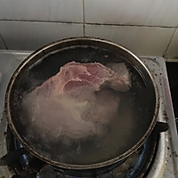 清炖无花果雪梨南北杏瘦肉汤的做法图解4