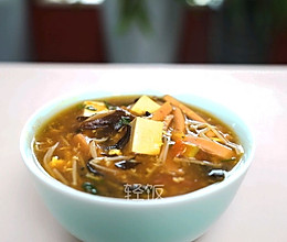 酸辣汤丨驱寒暖胃,营养解馋！！！的做法
