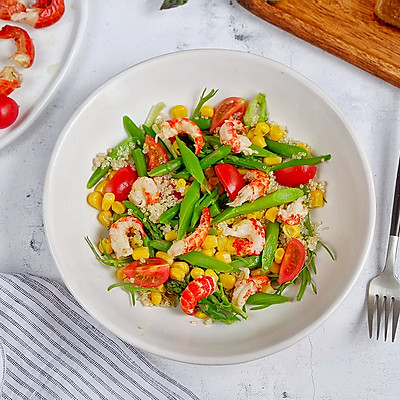 龙虾球杂蔬藜麦沙拉