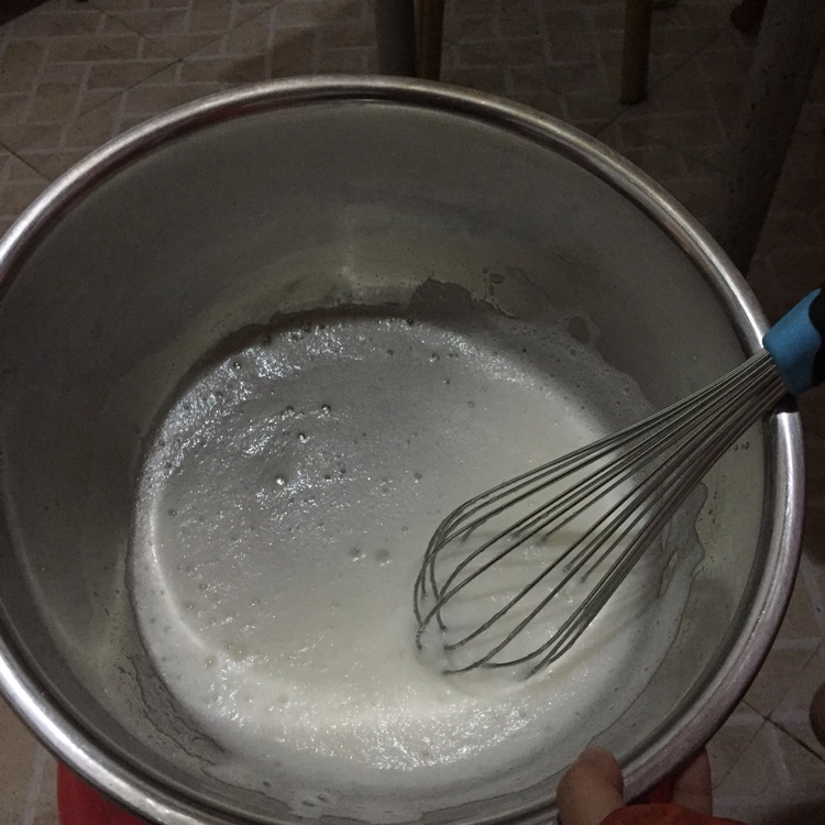 电饭煲煮蛋糕的做法图解1