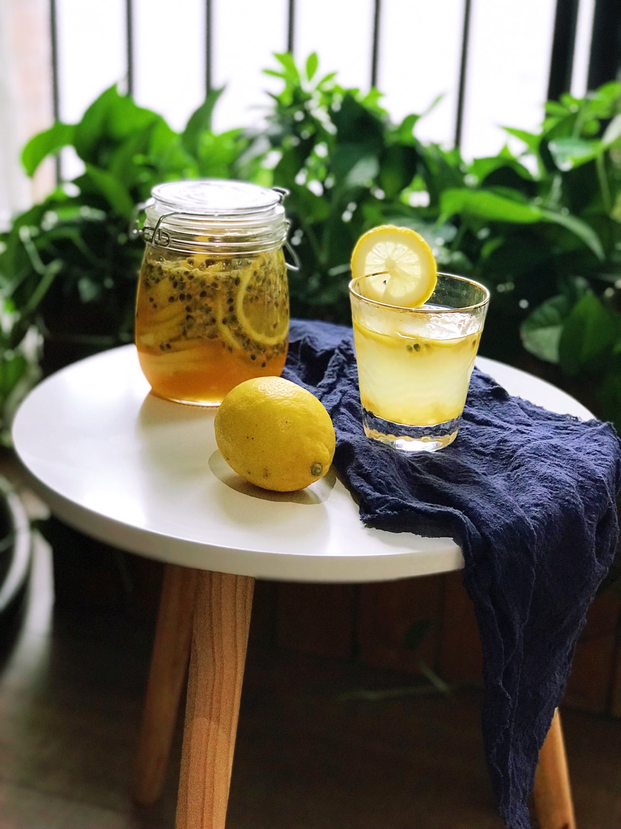 如何自制柠檬片蜂蜜水，夏日必备美白饮品，你会做了吗？ - 知乎
