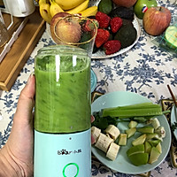 超模刮油果蔬汁｜羽衣甘蓝Smoothie的做法图解4