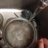薏米水梨煲猪肋的做法图解7