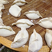 锅贴～双立人煎炒锅实用贴的做法图解1