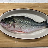 极简烹饪清蒸鲈鱼，没有蒸锅也行的做法图解1