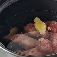 芡实薏米排骨汤的做法图解4