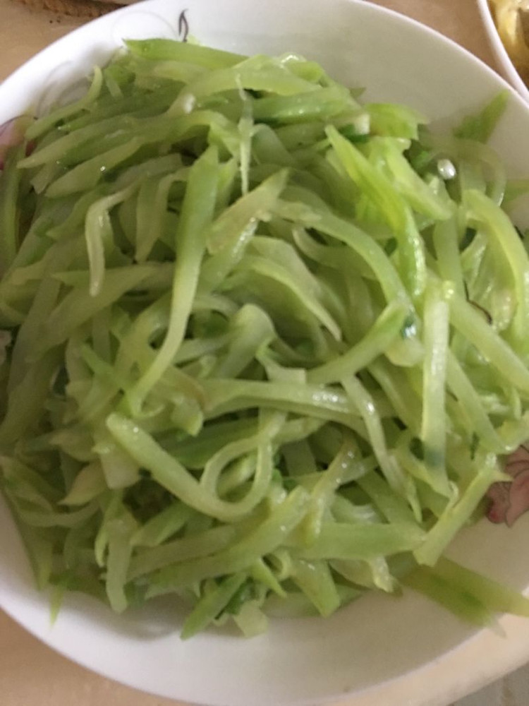 小葱炒莴笋的做法