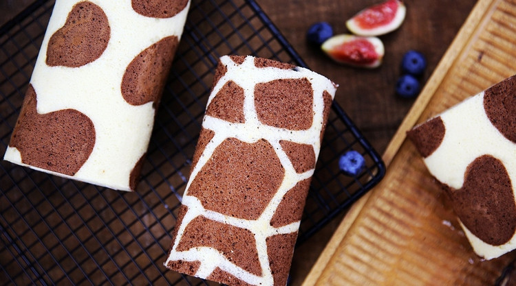 奶牛蛋糕卷+长颈鹿蛋糕卷的做法
