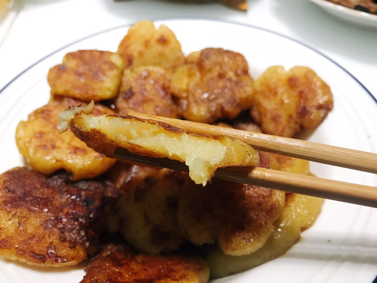 香煎小土豆|土豆饼|最好吃的快速制作方法的做法