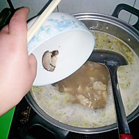 最简单的营养早餐—香菇鸡汤菠菜面的做法图解8