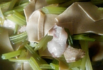 芹菜炖干豆腐的做法