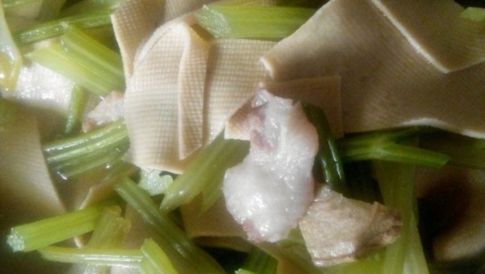 芹菜炖干豆腐