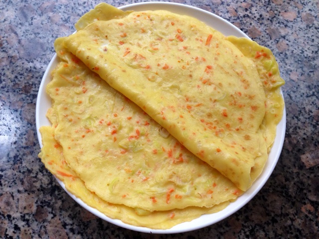 胡萝卜葱花煎饼的做法图解1