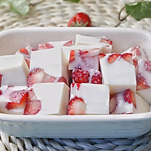 酸奶草莓冻