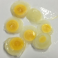 儿童早餐—小花煎蛋的做法图解2