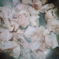 海鲜菇蒸鸡肉的做法图解1
