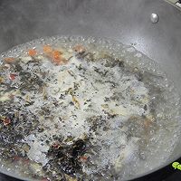 红薯叶子煮嫩子鱼的做法图解5