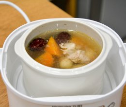 #冬季滋补花样吃法#中年女性补气血的黄芪红枣鸡汤的做法
