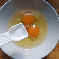 西兰花香肠炒蛋的做法图解4