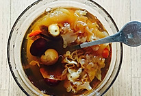 银耳莲子红枣桂圆枸杞汤的做法