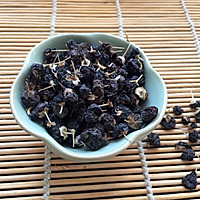 黑枸杞贡菊养生茶的做法图解1