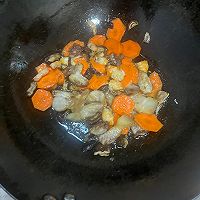 胡萝卜闷饭的做法图解2