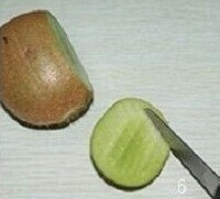 奇异果水果拼盘绿牡丹附猕猴桃巧剥皮方法的做法图解1