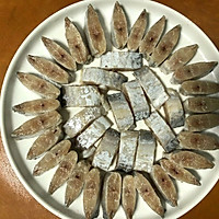 年夜饭版蒜蓉豆豉蒸带鱼的做法图解2