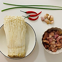 金针菇蒸鸡肉的做法图解1
